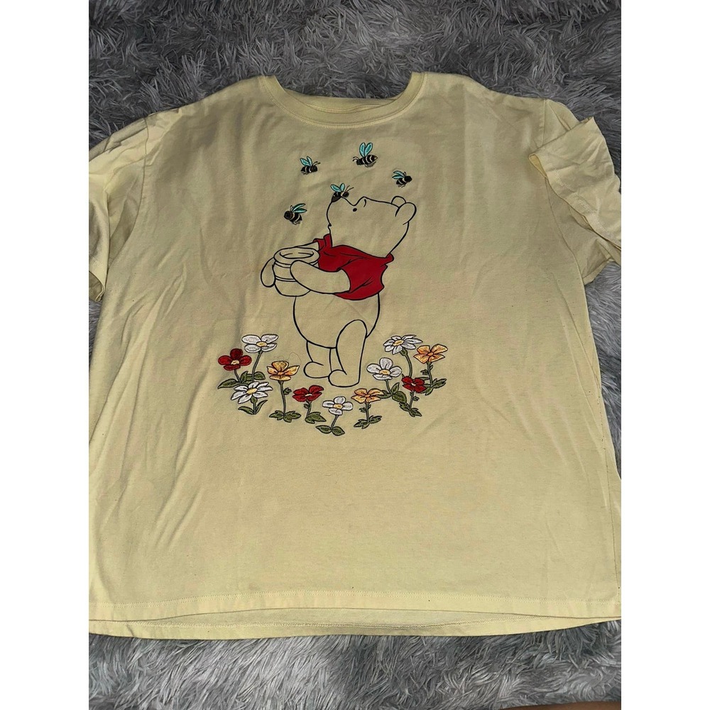 Disney Winnie The Pooh‎ Shirt Women's Size 2XL Yellow Embroidered Flowers Bees